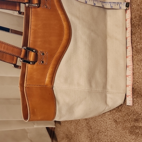 Gucci Crest Tote - Picture 6 of 16